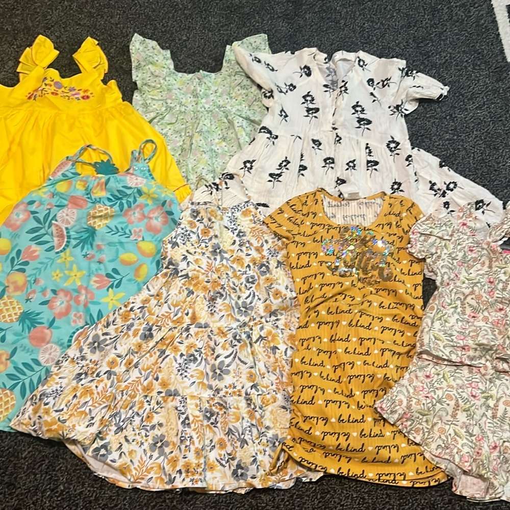 Lot of 6 pieces girls summer dresses and one matching set.